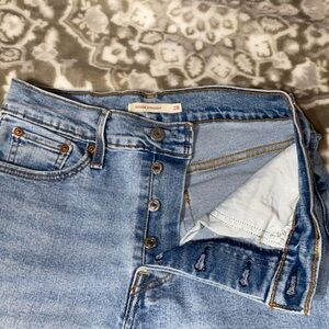 Levi’s Wedgie Straight